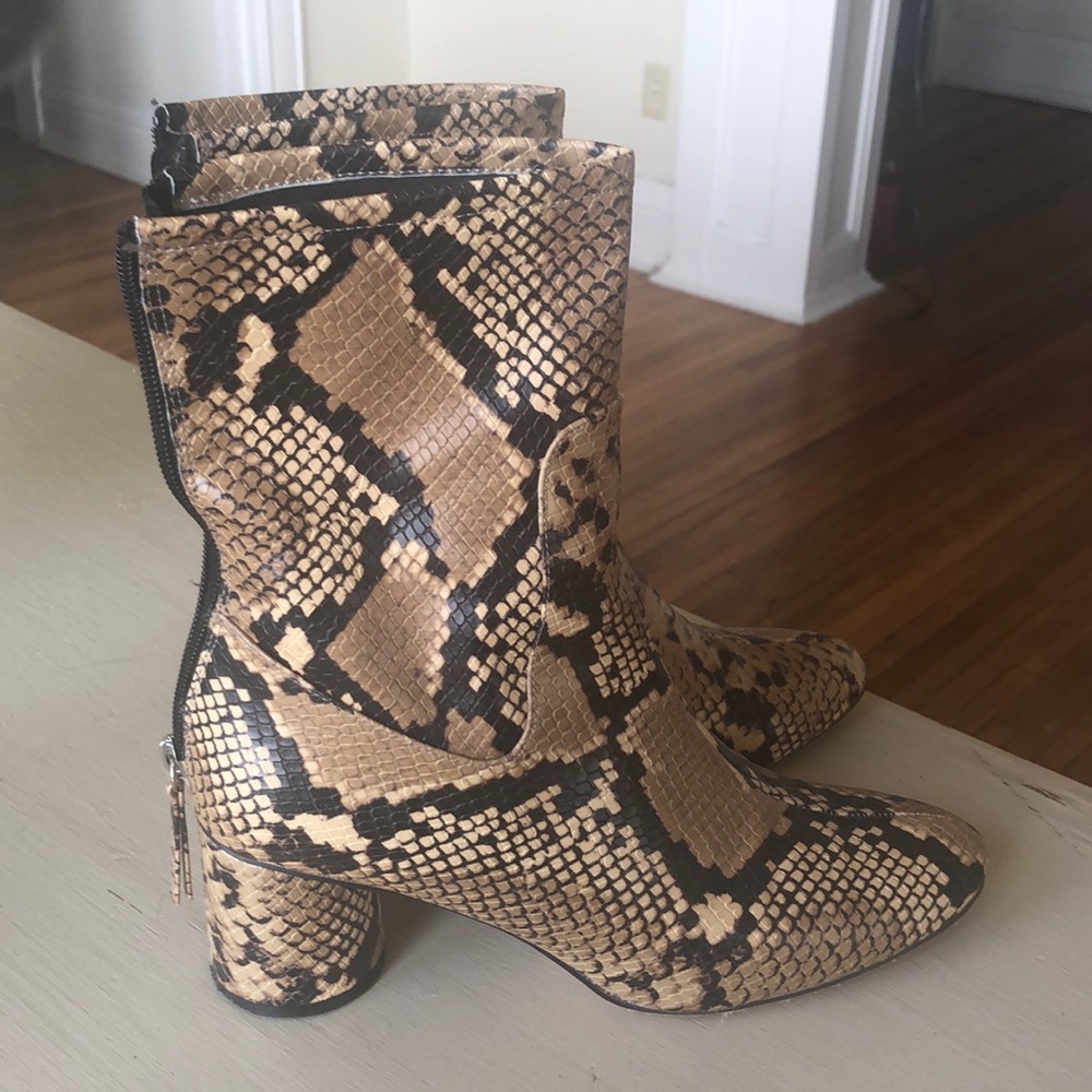 Zara Snake skin boots